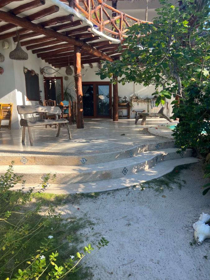 ホルボックス島 Casa Tom Tom - Adults Only Bed & Breakfast エクステリア 写真