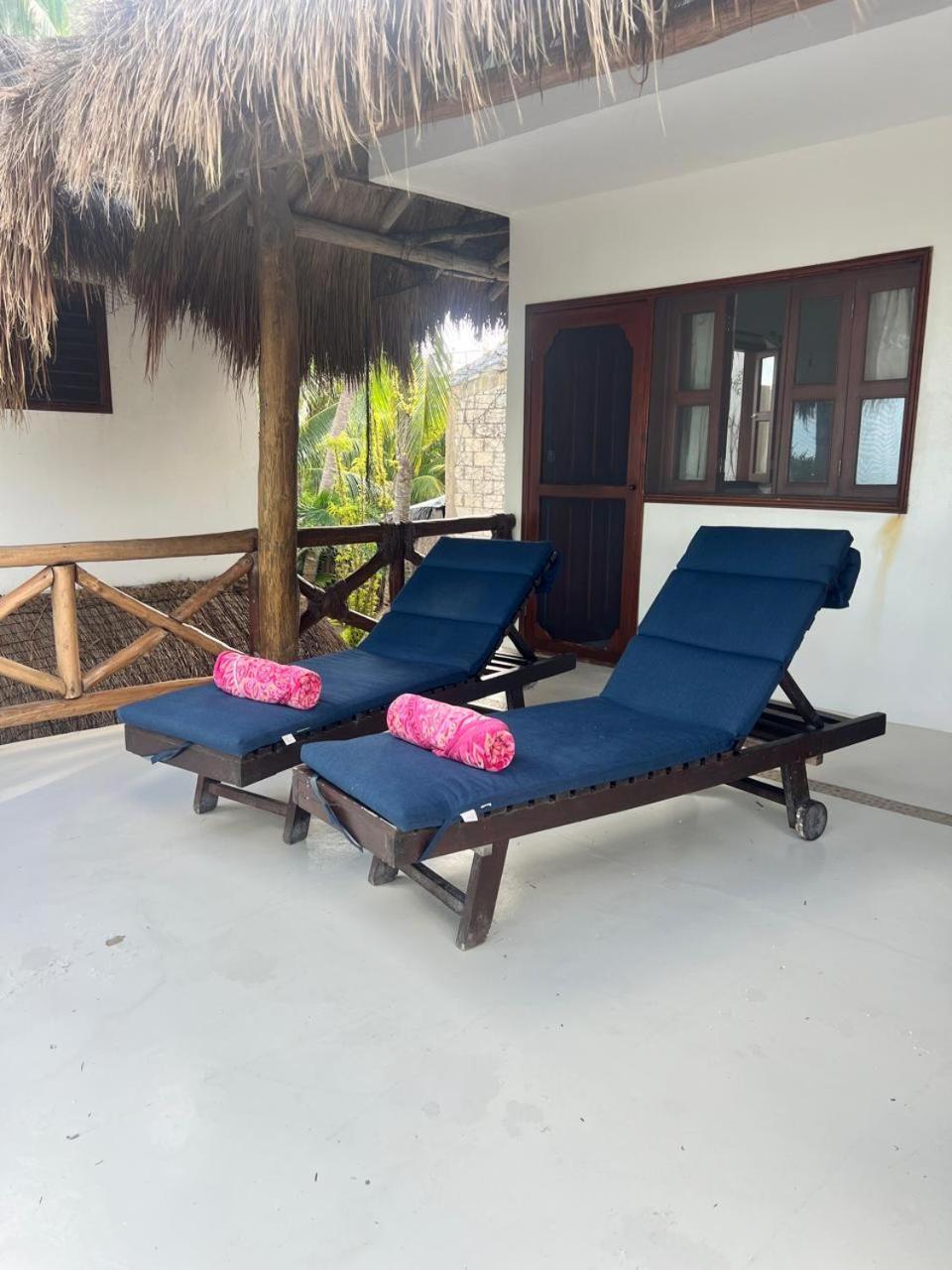 ホルボックス島 Casa Tom Tom - Adults Only Bed & Breakfast エクステリア 写真